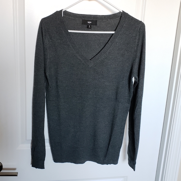 Mossimo Supply Co. Lightweight V-Neck Sweater - Picture 2 of 9